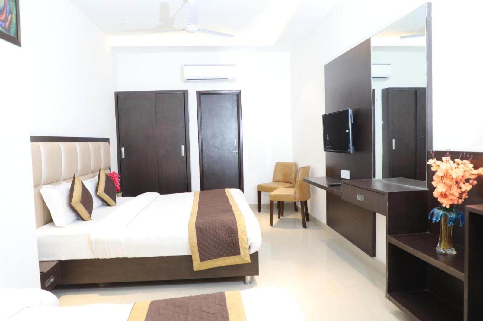 Hotel Avi Inn Амритсар Экстерьер фото