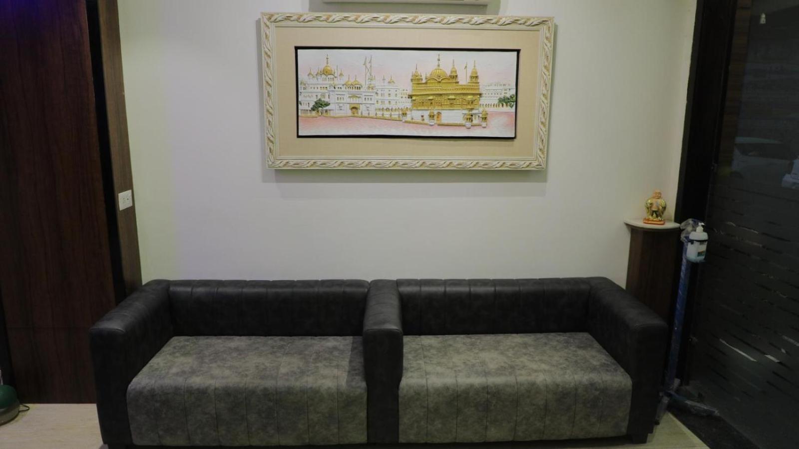 Hotel Avi Inn Амритсар Экстерьер фото